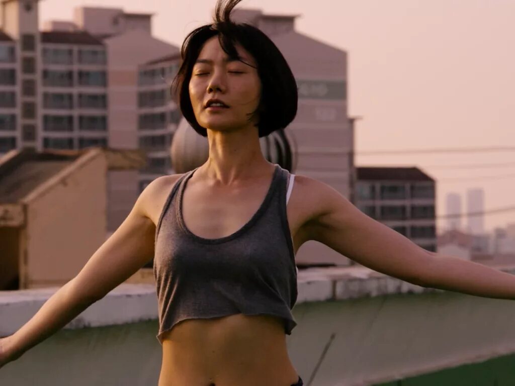 Холая. ПЭ Дуна. ПЭ Дуна актриса. Bae Doona облачный атлас. ПЭ Ду-на 2022.