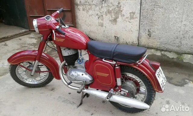 Ява 280. Jawa 250 Отреставрированная. Ява капелька 250. Ява 250 и ИЖ Планета.