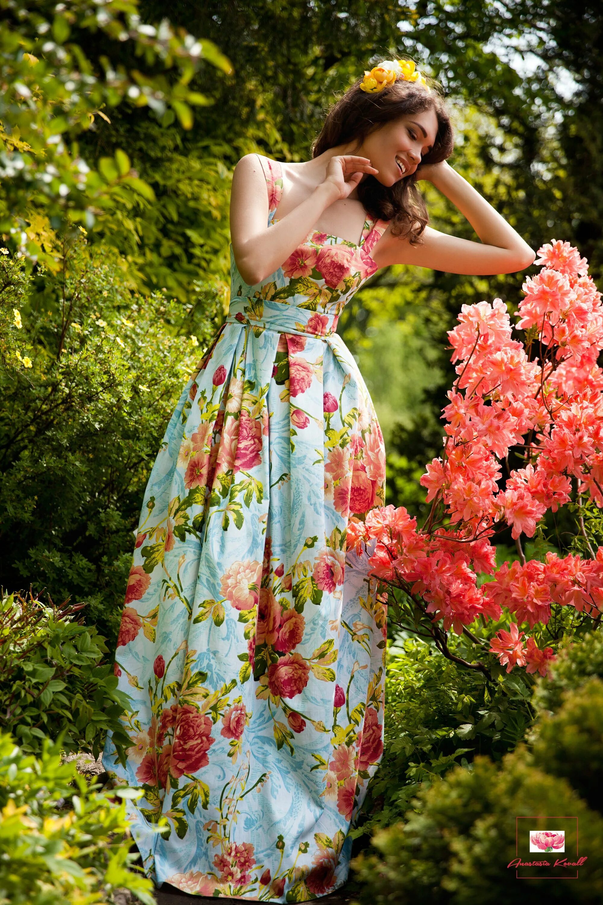 Анастасия Коваль kovalldress. Цветное платье. Девушка в цветастом платье. Платье в цветочек