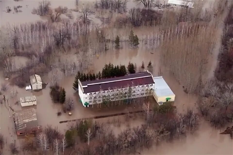 Наводнение в казахстане уральск. Потоп в Уральске. Наводнение Уральск 2011. Город Уральск Казахстан наводнение. Казахстан потоп Урал.