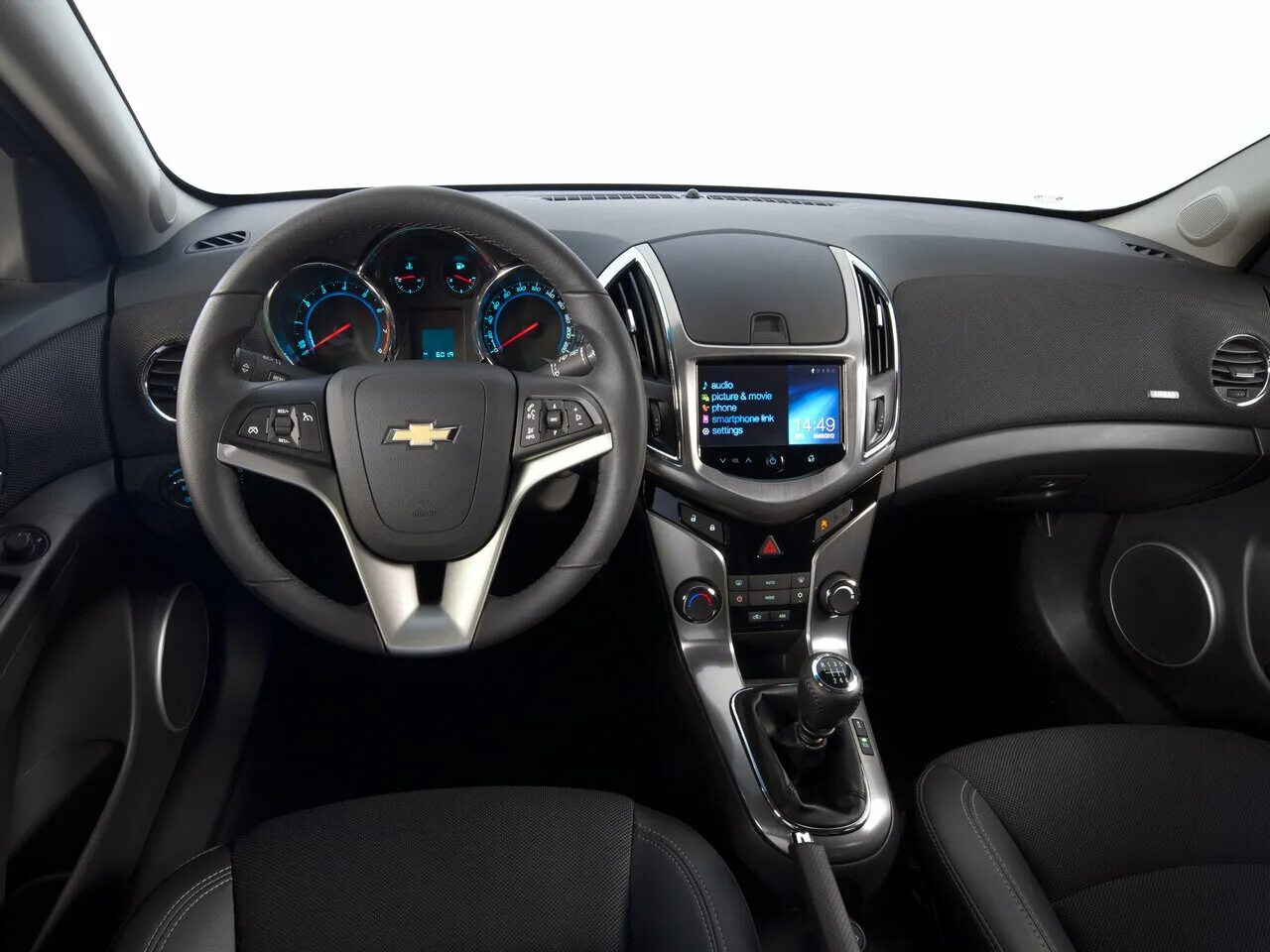 Купить шевроле новое в салоне. Chevrolet Cruze 2012 Interior. Chevrolet Cruze 2013. Chevrolet Cruze 2013 хэтчбек салон. Chevrolet Cruze i 2012 салон.