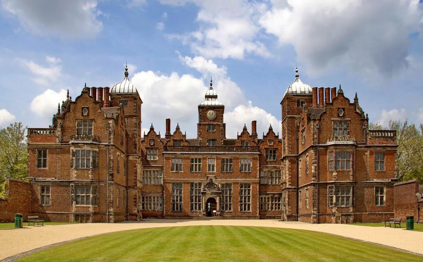 Поместье история 7. Aston Hall Бирмингем. Англия замок Астон-Холл. Астонский университет в Бирмингеме в Великобритании. Якобинский стиль замки Англии.