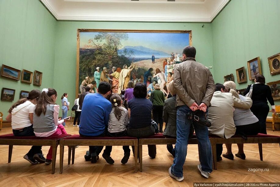 музей посетили 25 человек. выставка в истре новый иерусалим сегодня. посетитель музея. музей посетили 25 человек. музей посетили 25 человек.