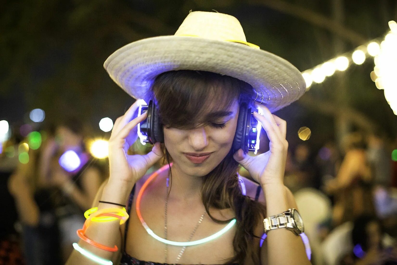 Сайлент пати. Silent Disco. Дискотека в наушниках. Вечеринка в наушниках. Girls experience