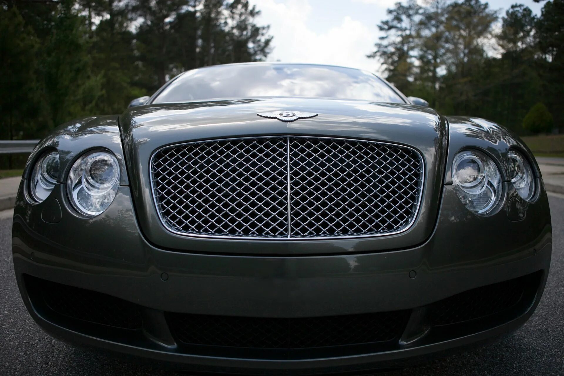 Bentley Continental gt 1. Bentley gt1. Bentley Continental gt решетка. Bentley Continental gt фары.