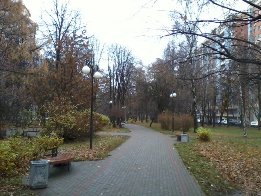 Гарибальди 11. Улица гарибальди 6 москва. улица гарибальди сквер. фонтан на улице гарибальди москва. аллея на улице гарибальди.