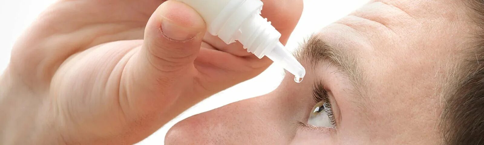 Закапывание капель в глаза при глаукоме. Закапывание глазных капель производят. Капать капли ребенку в мешок. Как правильно закапывать глазные капли новорожденному. Как часто можно капать капли