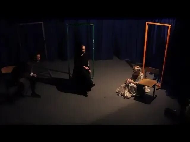 Дверь для спектакля. Театр триада хабаровск. За закрытыми дверями ужастик. Видео за закрытыми дверями. Пьеса за закрытыми дверями сартр.