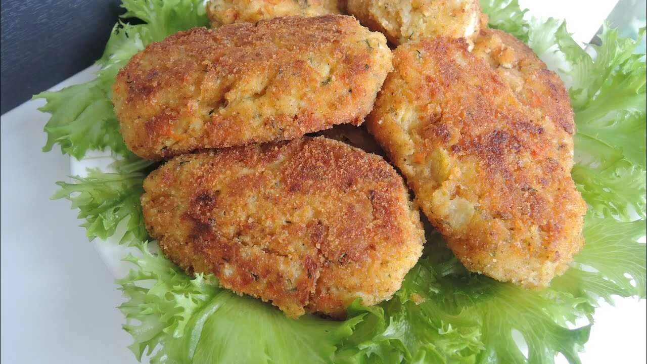 Котлеты из капусты постные самый вкусный рецепт. Капустные котлеты. Котлеты с капустой. Котлеты мясо капустные. Котлеты из моркови.