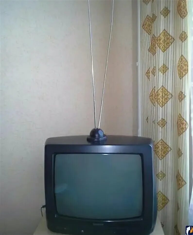 Телевизор Рубин 106 комнатная антенна. Телевизор Рубин 21 дюйм кинескопный. Старый телевизор с антенной. Старый телевизор с антенкой.