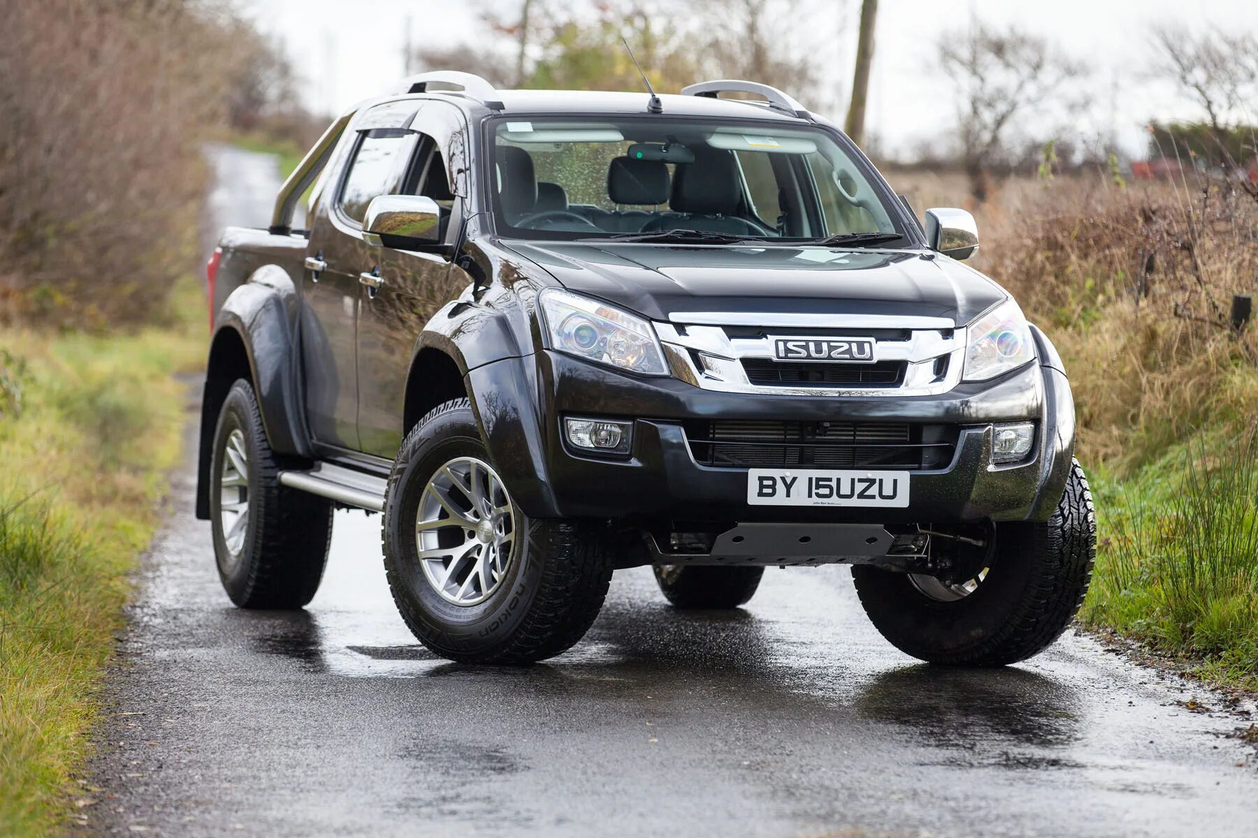 Ди макс. Исузу Димакс Арктик Тракс. Isuzu d-Max 2020. Isuzu d-Max 2021. Isuzu d-Max at35.