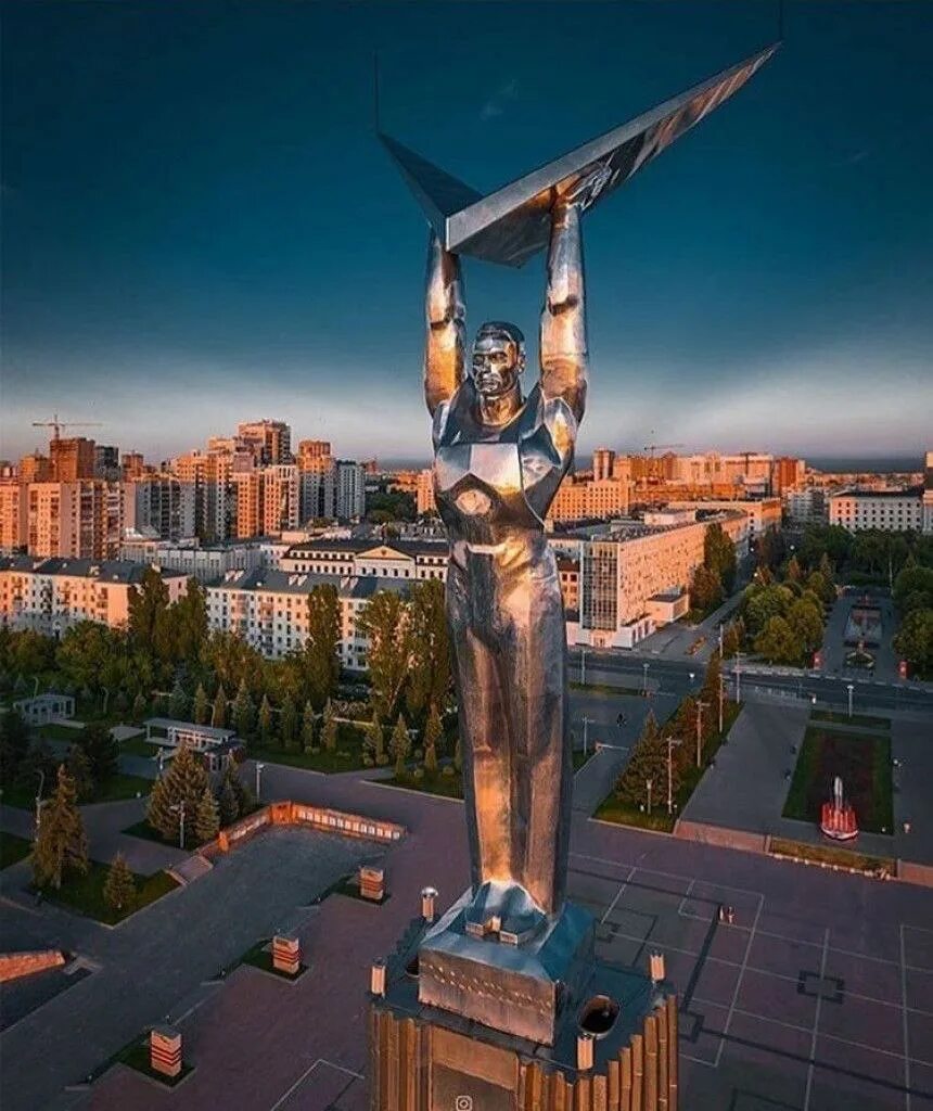 Статуя славы. Монумент монумент славы самара. площадь монумент славы самара. самара набережная монумент славы. памятник монумент славы самара.