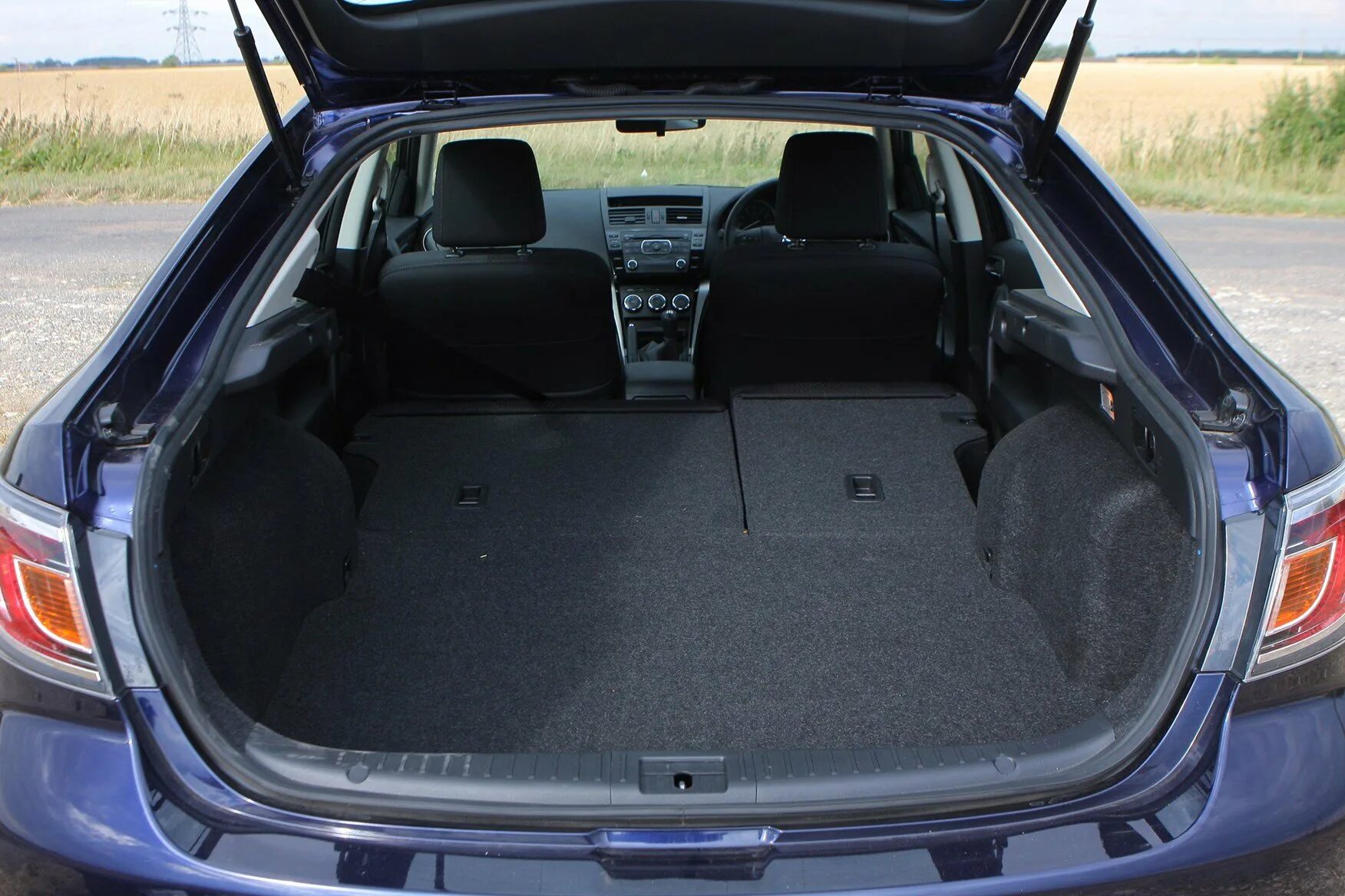 Багажник мазда 6 gg. Mazda 6 универсал багажник. Мазда 6 2005 багажник. Mazda 6 лифтбек 2008 багажник. Mazda 6 универсал салон.