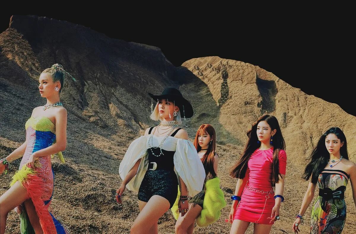 Mr vampire itzy кириллизация. Йеджи нот шай. itzy loco. группа itzy. itzy йеджи not shy.
