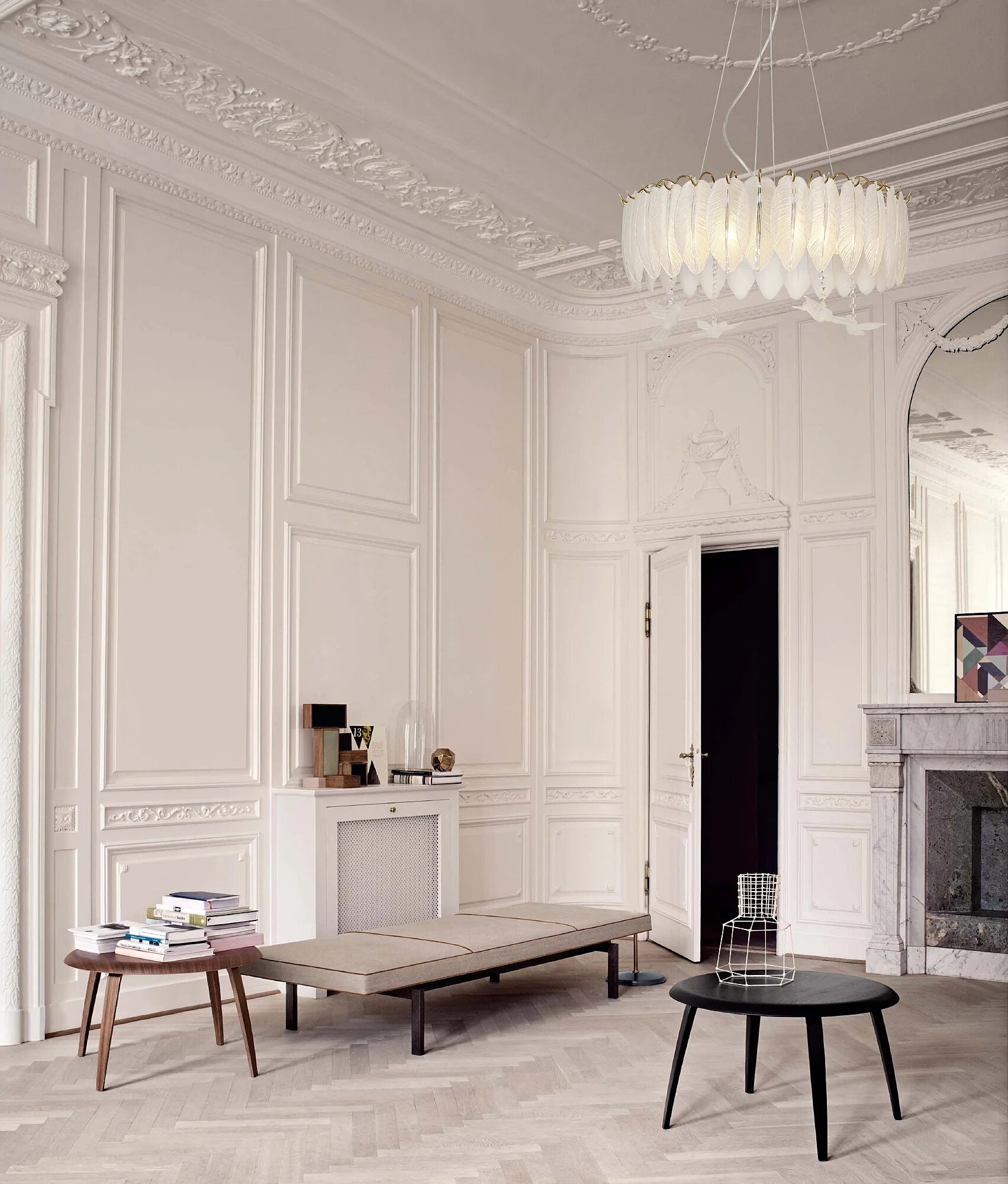 Молдинги для стен в интерьере гостиной. Молдинги orac decor в интерьере. Молдинги для стен в интерьере гостиной. Молдинги в интерьере. Молдинг на стену дизайн.