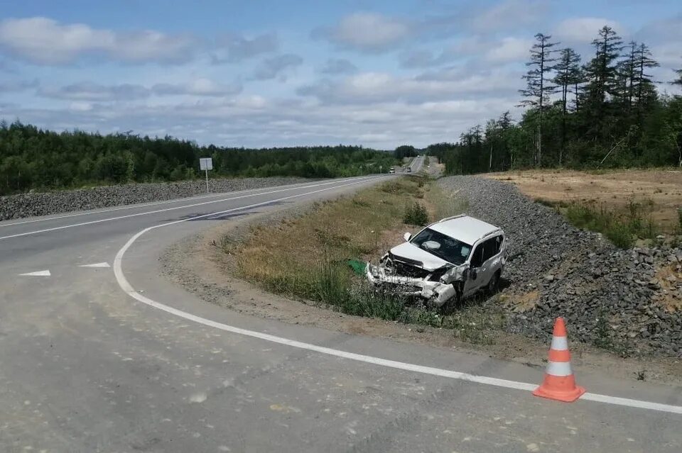 Авария на трассе Сахалина. Автодорога Южно-Сахалинск Оха. Авария на Южно Сахалинск Оха.