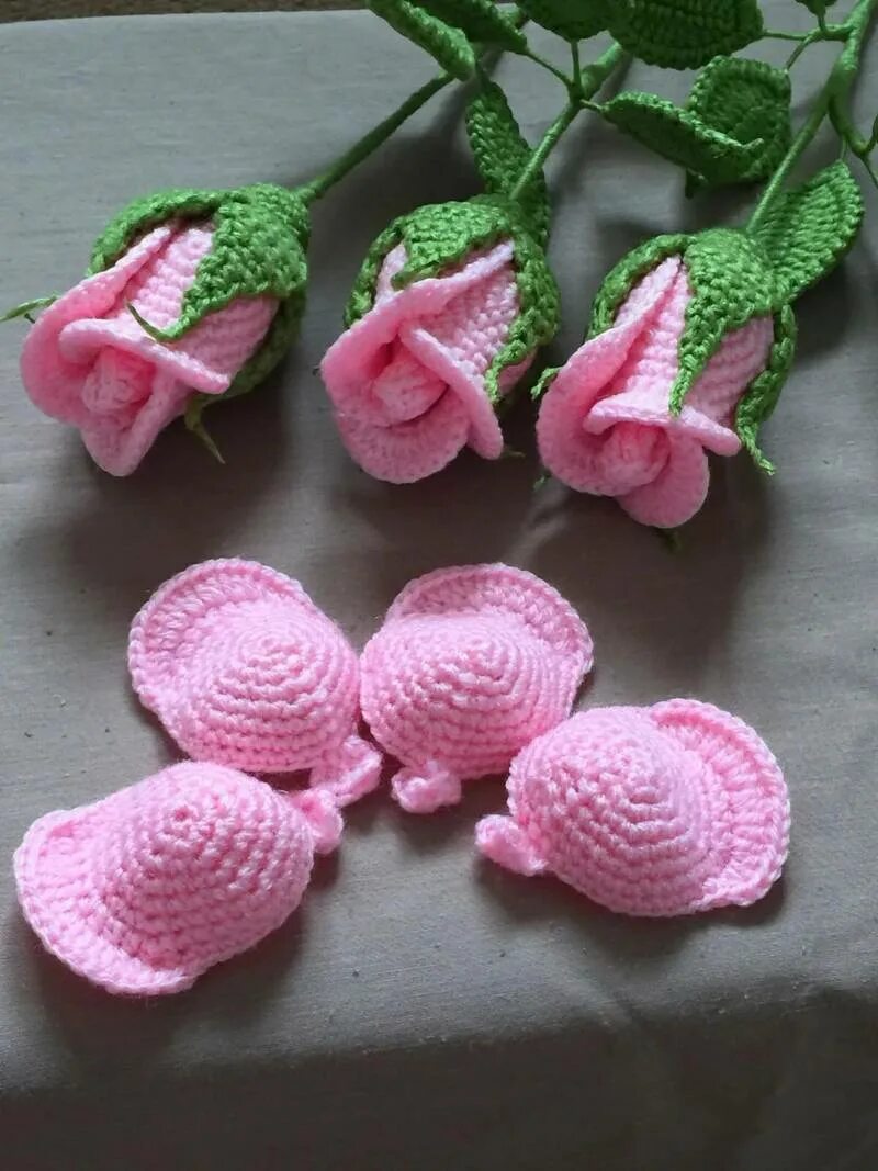 Вязаные цветы. Вязаные розочки. Розовая крючком. Вязаные объемные цветы. Розочка крючком.