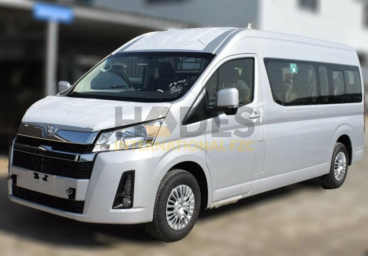 Новая тойота хайс. Toyota Hiace 2019. Тойота Хайс микроавтобус 2020. Новый Тойота Хайс 2019. Тойота микроавтобус 2022 Hiace.