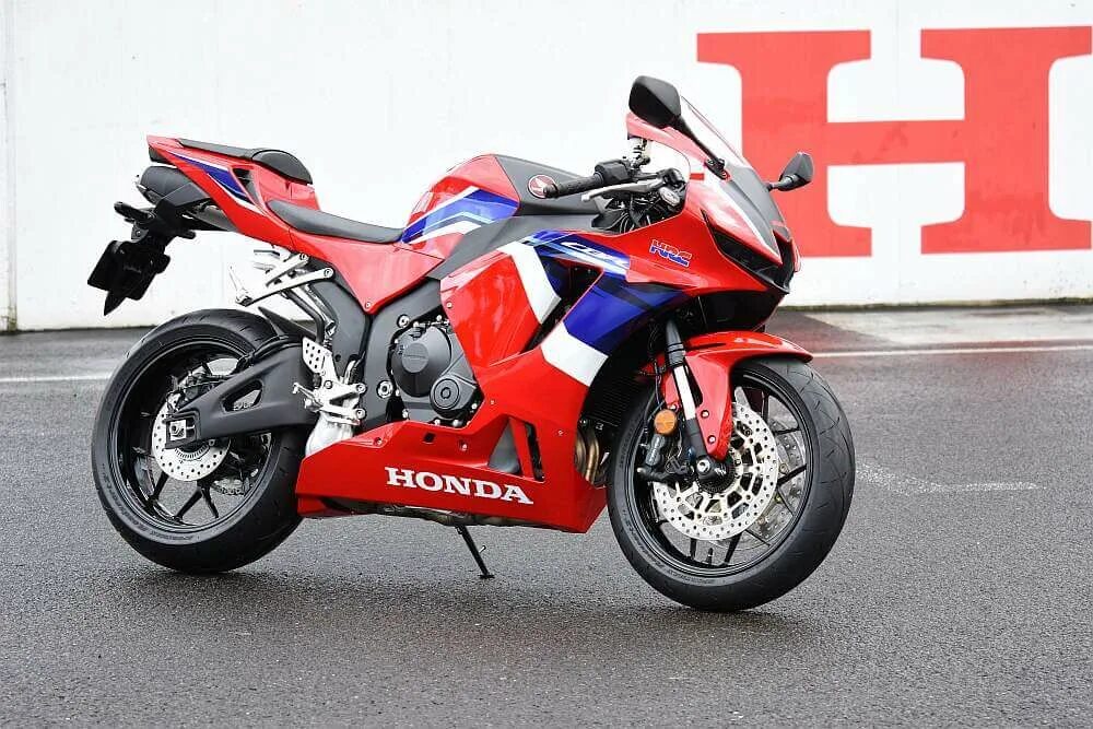 Купить мотоцикл хонда сбр. Honda cbr600rr 2021. Honda CBR 600. Honda cbr600rr 2016г. Honda 600rr 2021.