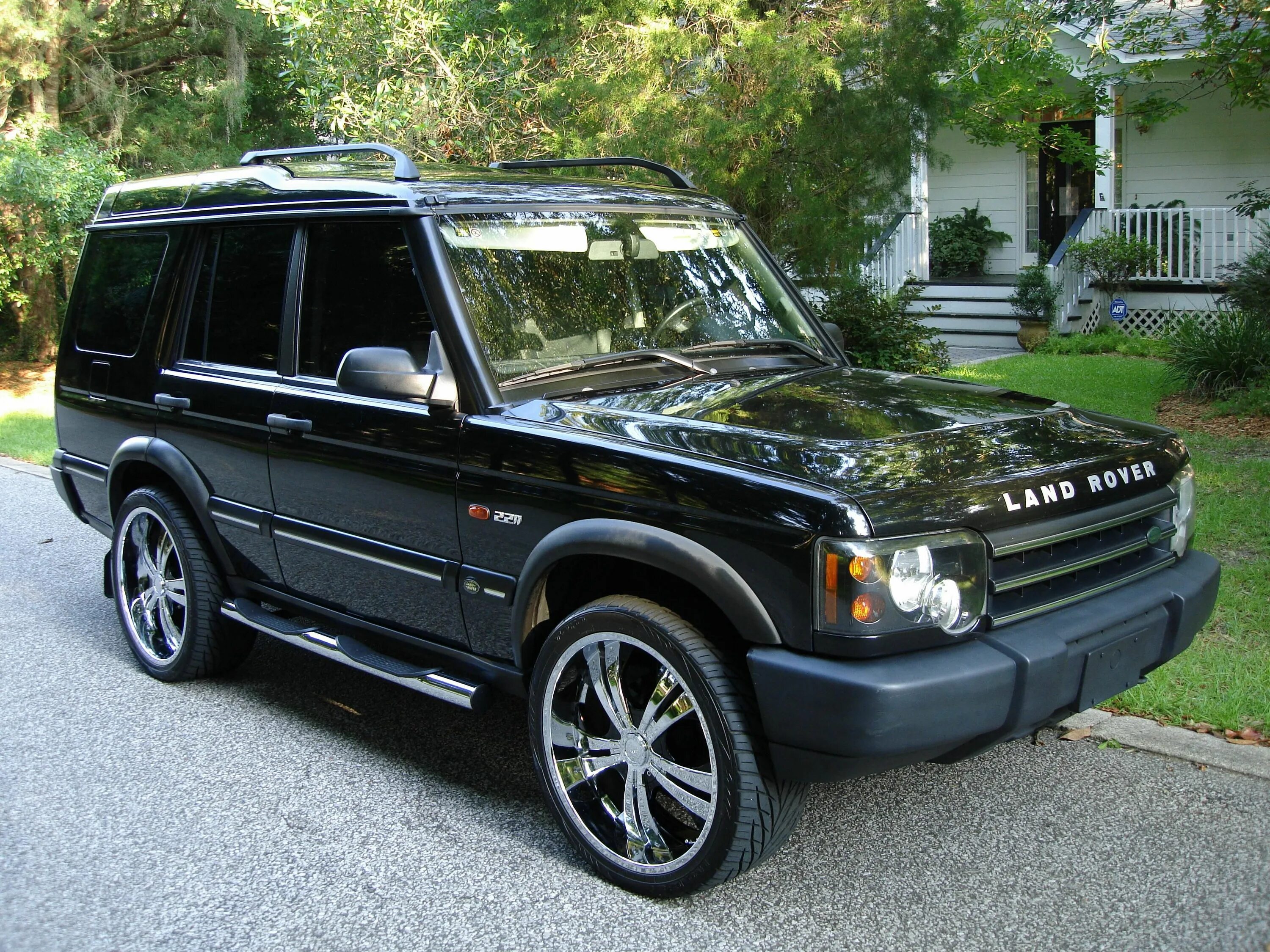 Купить рендж ровер дискавери. Ленд Ровер Дискавери 2. Land Rover Discovery 2 2004. Ленд Ровер Дискавери 2004. Рендж Ровер 2004.