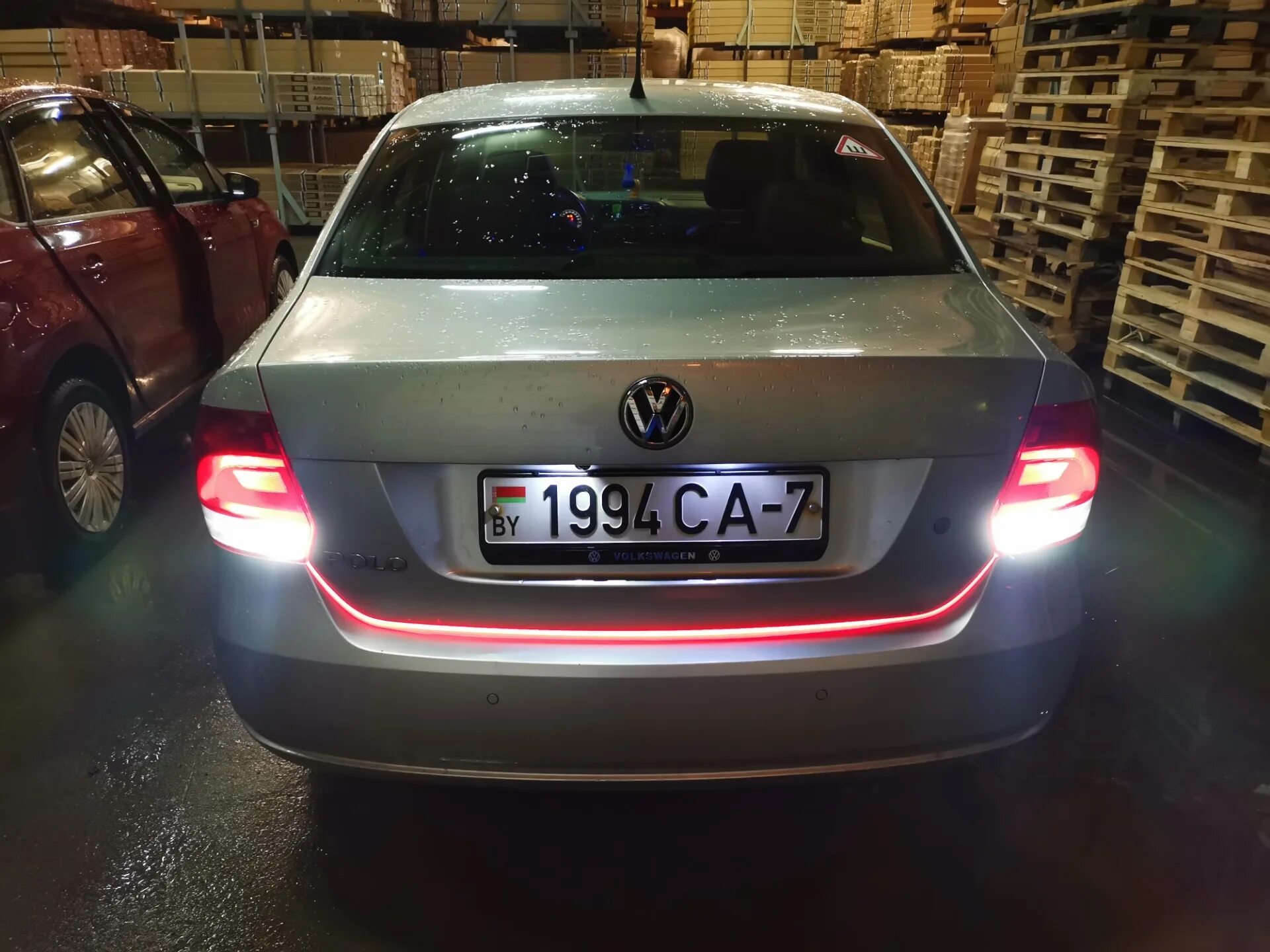 Polo sedan лампы. Лампочка заднего хода поло седан 2012. VW Polo sedan лампа заднего хода. Лампочка заднего хода Фольксваген поло седан 1.6 2014. Задний свет на Фольксваген поло седан 2012.