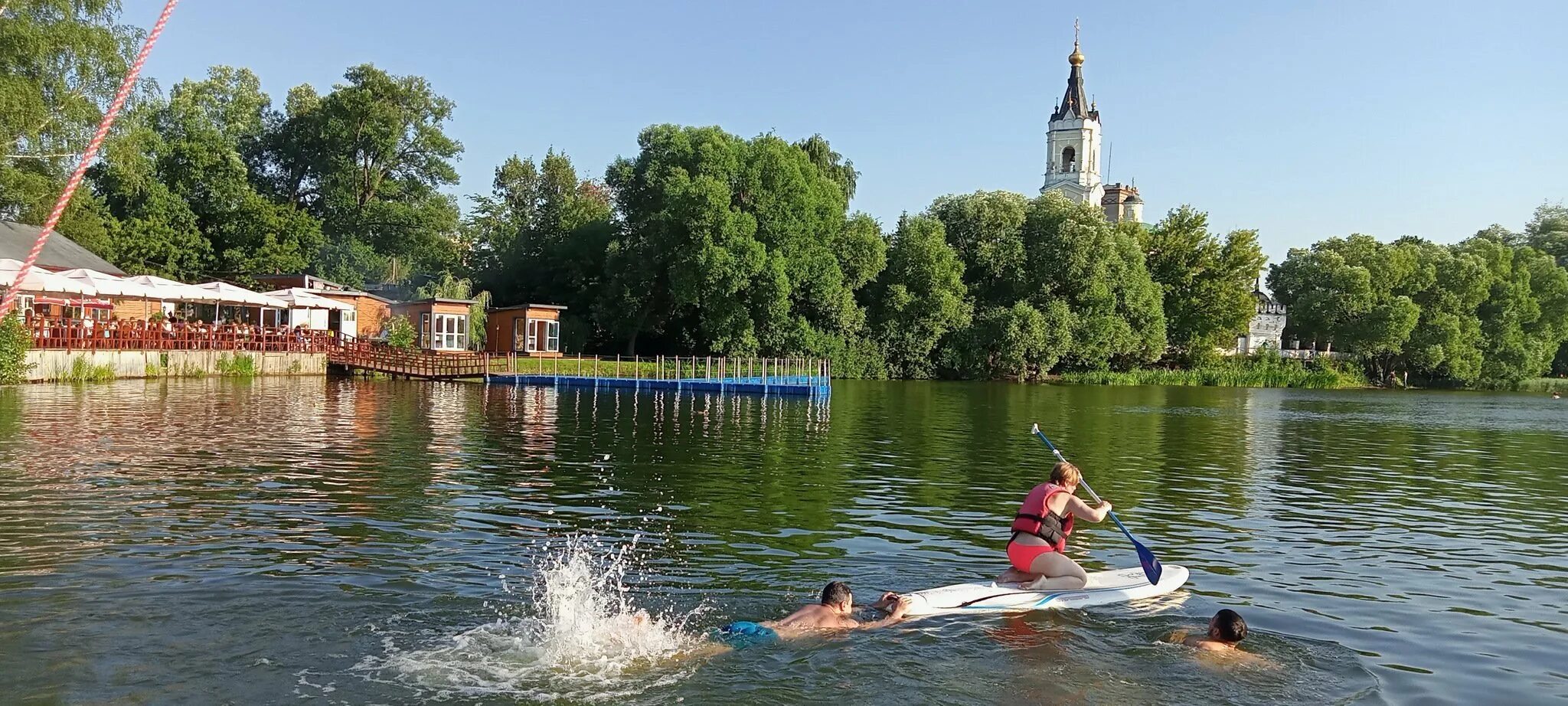 Фабричная косино. Белое озеро Косино. Чёрное озеро Москва Косино. Белое озеро Косино Лодочная станция. Озеро в Косино.