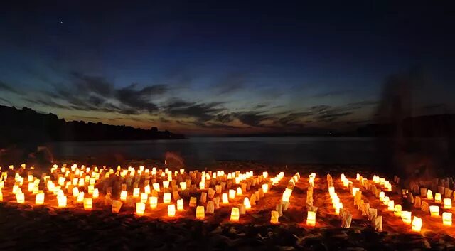 Luminary 1000 свечей. Тысячи свечей. 1000 Свечей. Свеча море. Миллион свечей.