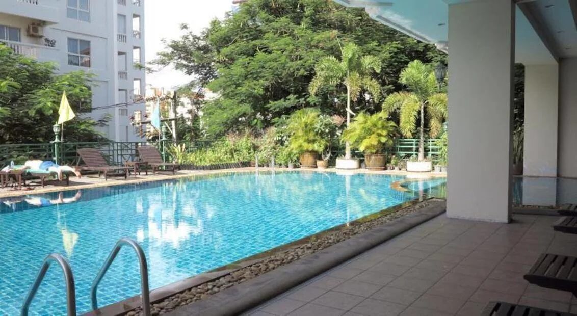 Отель в паттайе с башней. Майк бич резорт паттайя. Майк бич резорт паттайя. Mike паттайя. Mike beach resort 3*.