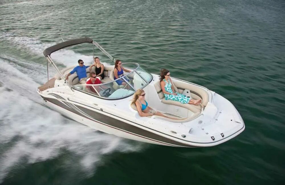 Палубный катер. Тактика-550 bowrider. боурайдер катер. glastron gt 180. катер прогулочный.