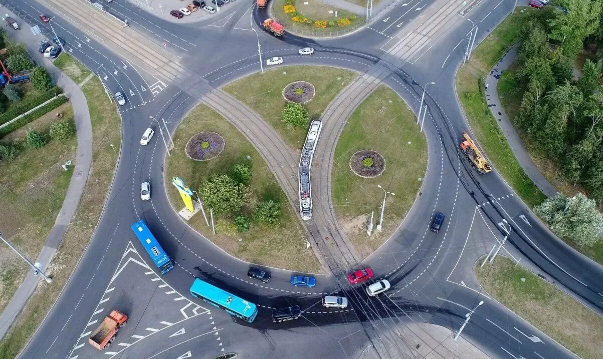 Roundabout кольцевой перекрёсток. Турбо кольцевой перекресток Чертаново. Турбоперекрёсток Зеленоград. Круговое движение. Является ли кольцевой