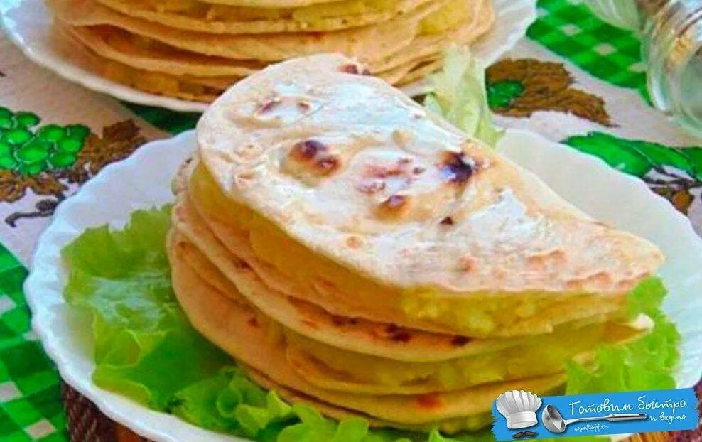 Башкирское национальное блюдо кыстыбый. Татарская кухня кыстыбый. Башкирское национальное блюдо кыстыбый. Лепешки для кыстыбый. Татарская выпечка кыстыбый.