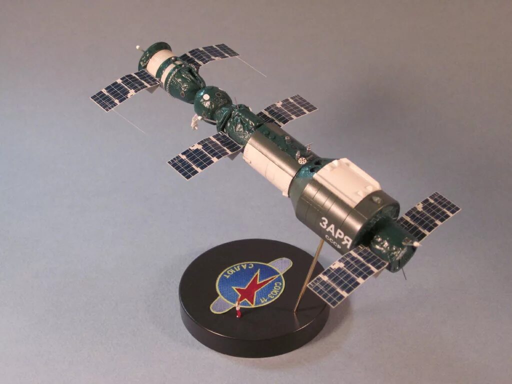 Первая космическая станция салют 1. Орбитальная станция салют-1 (Заря). Спутник салют 7. Модель салют 7.