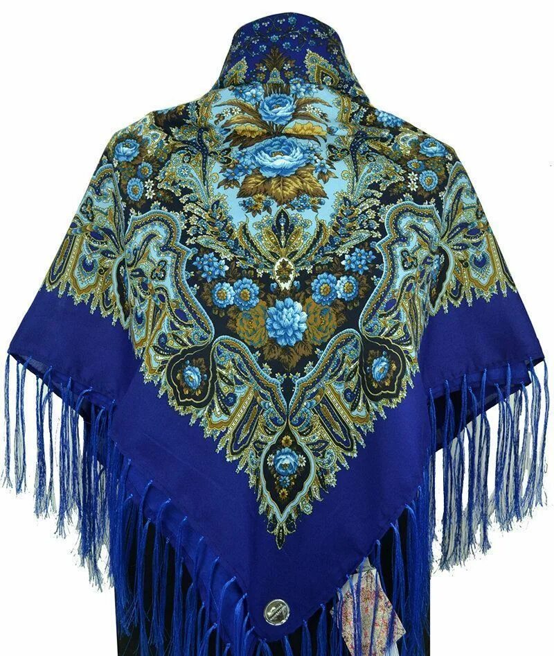 Элеганза платки шелковые. Платок с кисточками. Платок с кисточками. Русский платок с бахромой. Павлопосадский платок с кистями.