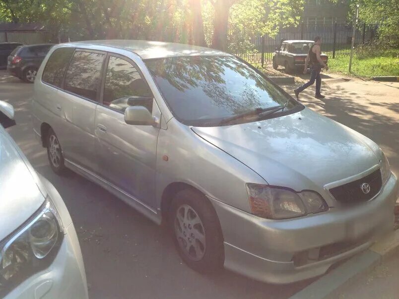 тойота гайя 2001 года