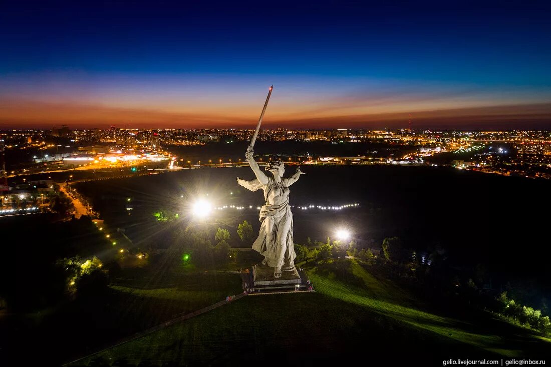 Мамаев Курган Волгоград. Родина-мать Волгоград. Мамаев Курган и скульптура Родина-мать зовет. Город Волгоград Родина мать статуя.