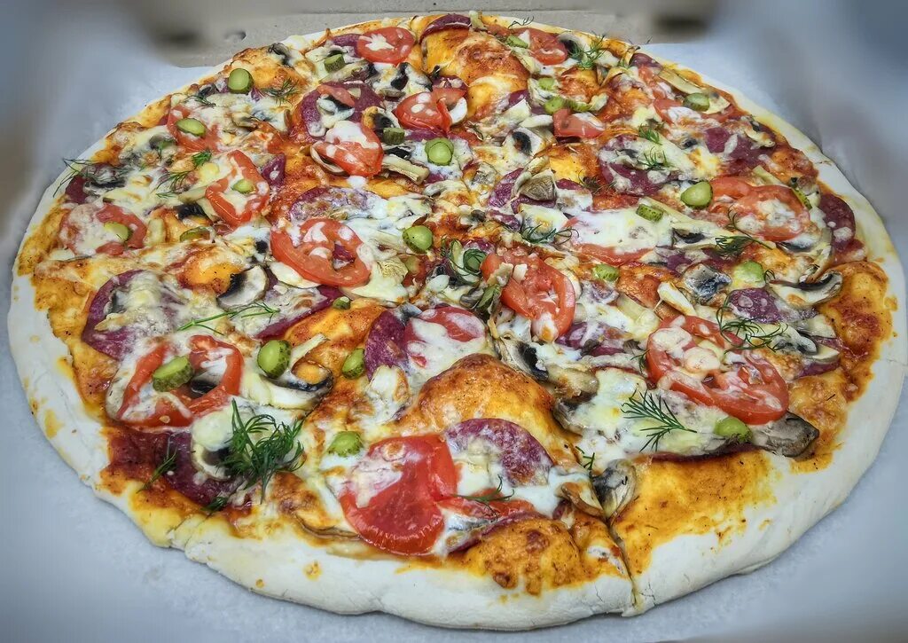 пицца краснодар рядом. чикагская пицца краснодар 400 градусов. пицца краснодар. пицца из ташир пиццы на столе. пицца с мясом.