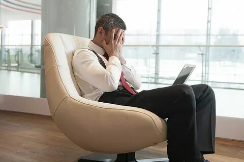 Я на нее смотрю она не справляется