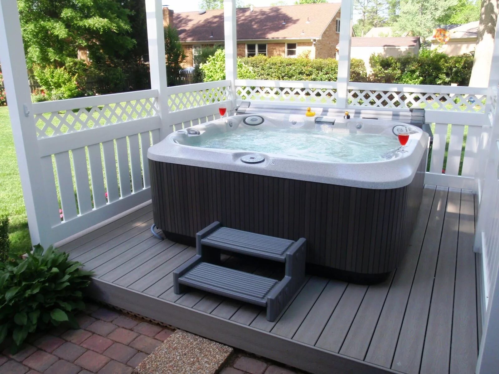 Jacuzzi j335. Спа бассейн Jacuzzi. Джакузи уличное Jacuzzi. Джакузи уличный Nemko t-140s. Бассейн джакузи для улицы