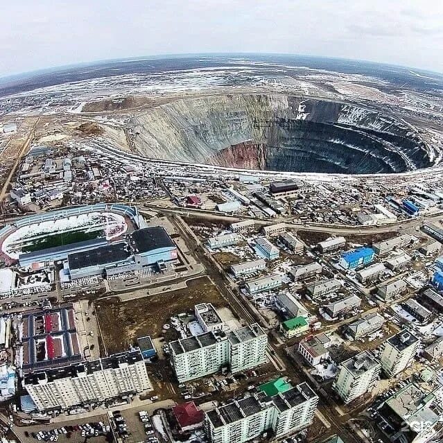 Вакансии в мирном якутия. Мирный якутия. город мирный саха якутия. посёлок мирный якутия. кимберлитовая трубка мирный.