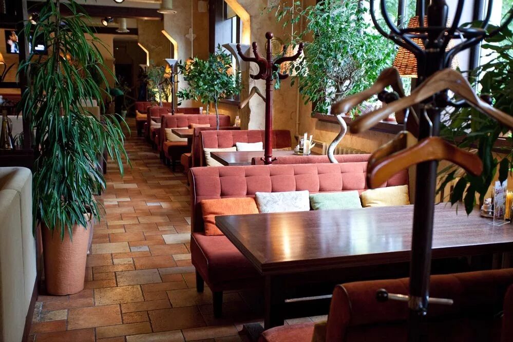 пармезан рыбная деревня внутри. пармезан рыбная деревня у окна. ресторан пармезан калининград. траттория пармезан калининград. пармезан октябрьская 12.