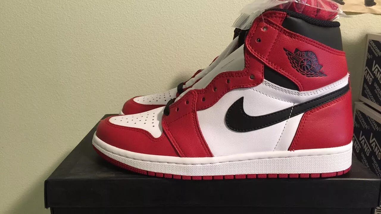 Nike Air Jordan 1 Chicago. Nike Air Jordan 1 High Chicago. Nike Air Jordan 1 Chicago Red. Nike Air Jordan Chicago.