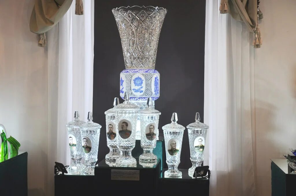 Никольский бахметьевский хрустальный завод. Никольск. Хрусталь пенза. Никольский музей стекла и хрусталя пензенская область. Музей стекла саратов.