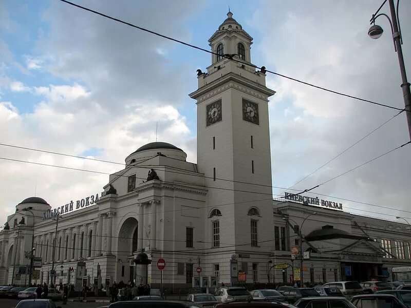 Башня Киевского вокзала в Москве. Часовая башня Киевского вокзала. Часовая башня Казанского вокзала. Киевский вокзал башня с часами. Киевский вокзал телефон