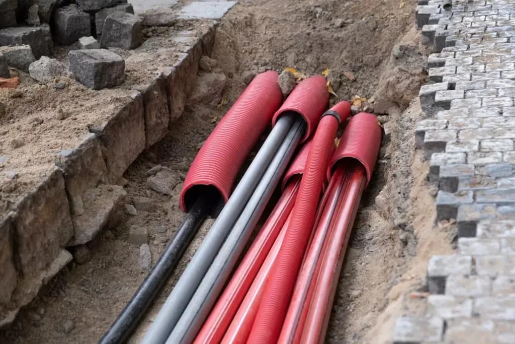 Cable pipes. Пнд труба 110 для кабеля в земле. Cable pipes. Гофра для электропроводки slt-10 (d=10mm). Кабельные линии в траншее.