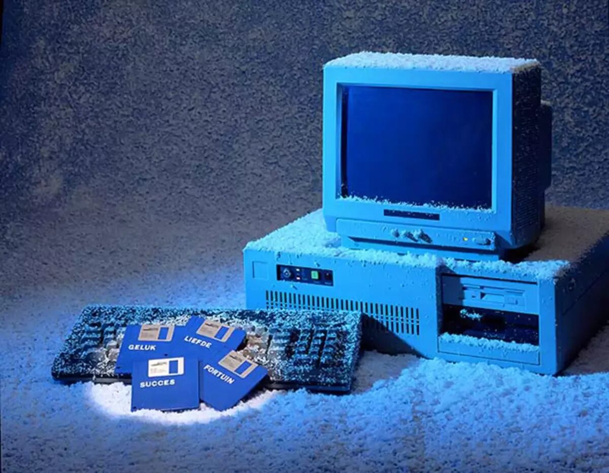 90 s ru. Компьютер. Компьютеры 90-х годов. Компьютер 90е. Компьютер 90х офисный.