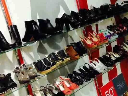 Спортивный магазин симферополь. Магазин крокс на ярагского махачкала. Планета одежды каспийск. Обувь одежда махачкала. Обувь одежда махачкала.