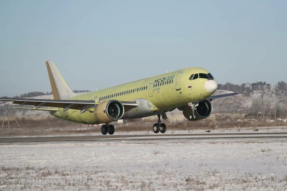 Первый полет мс. Irkut MC-21-300. Мс21 самолет. МС-21-300 крыло. Композитное крыло самолета МС-21.