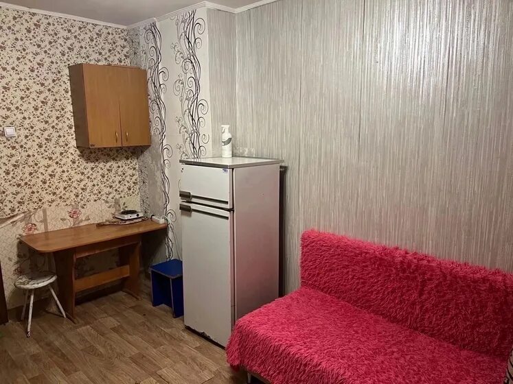 Фото комнаты в частном доме с обычным ремонтом. Ореховый бульвар 29/49. Сдам комнату в центре. Сдам комнату в центре. Комната на долгий срок.