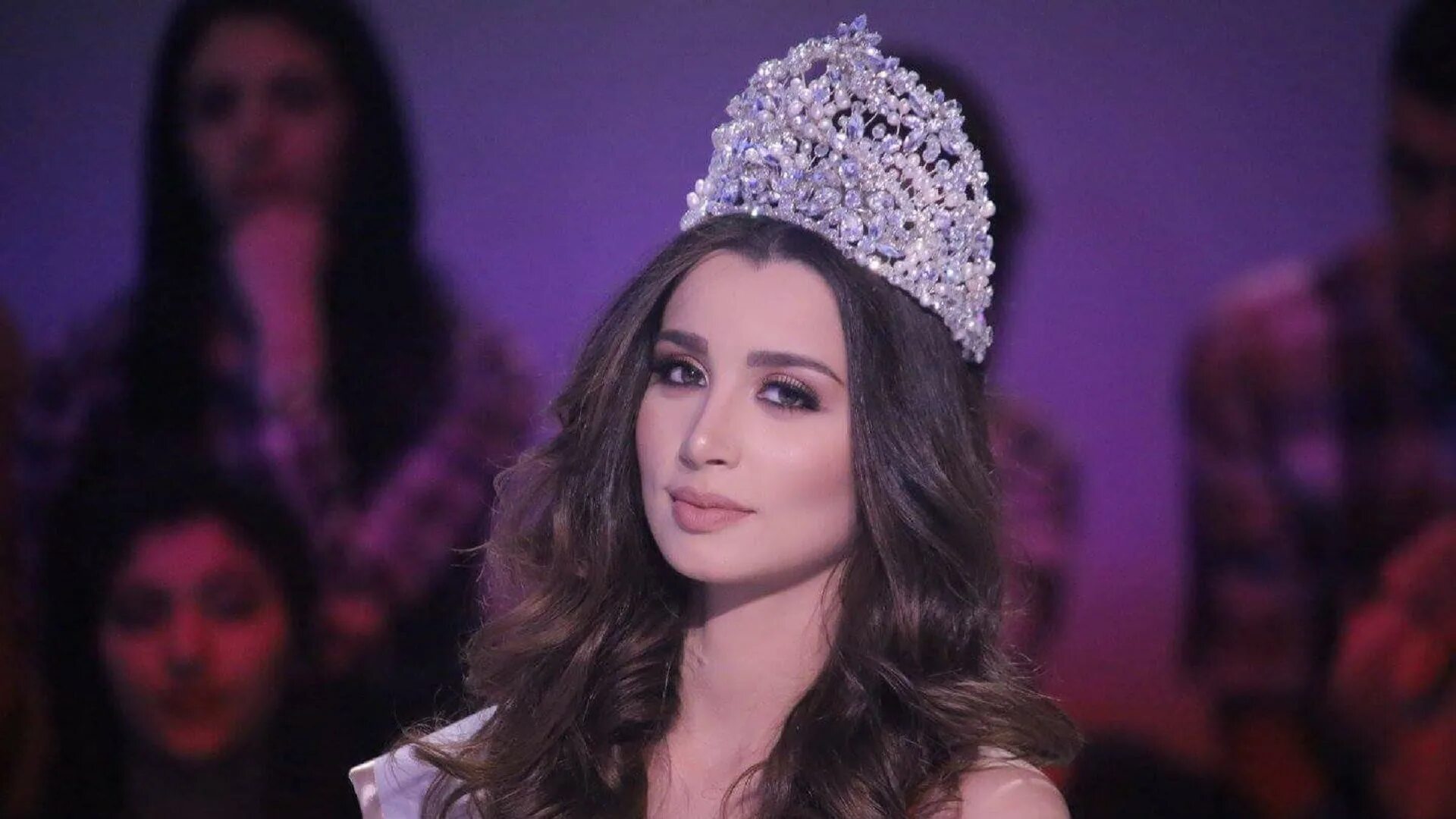Sarah arabic missed connections. Мисс Сирия. Мисс Сирия 2000. Мисс Сирия фото. Miss Syria.