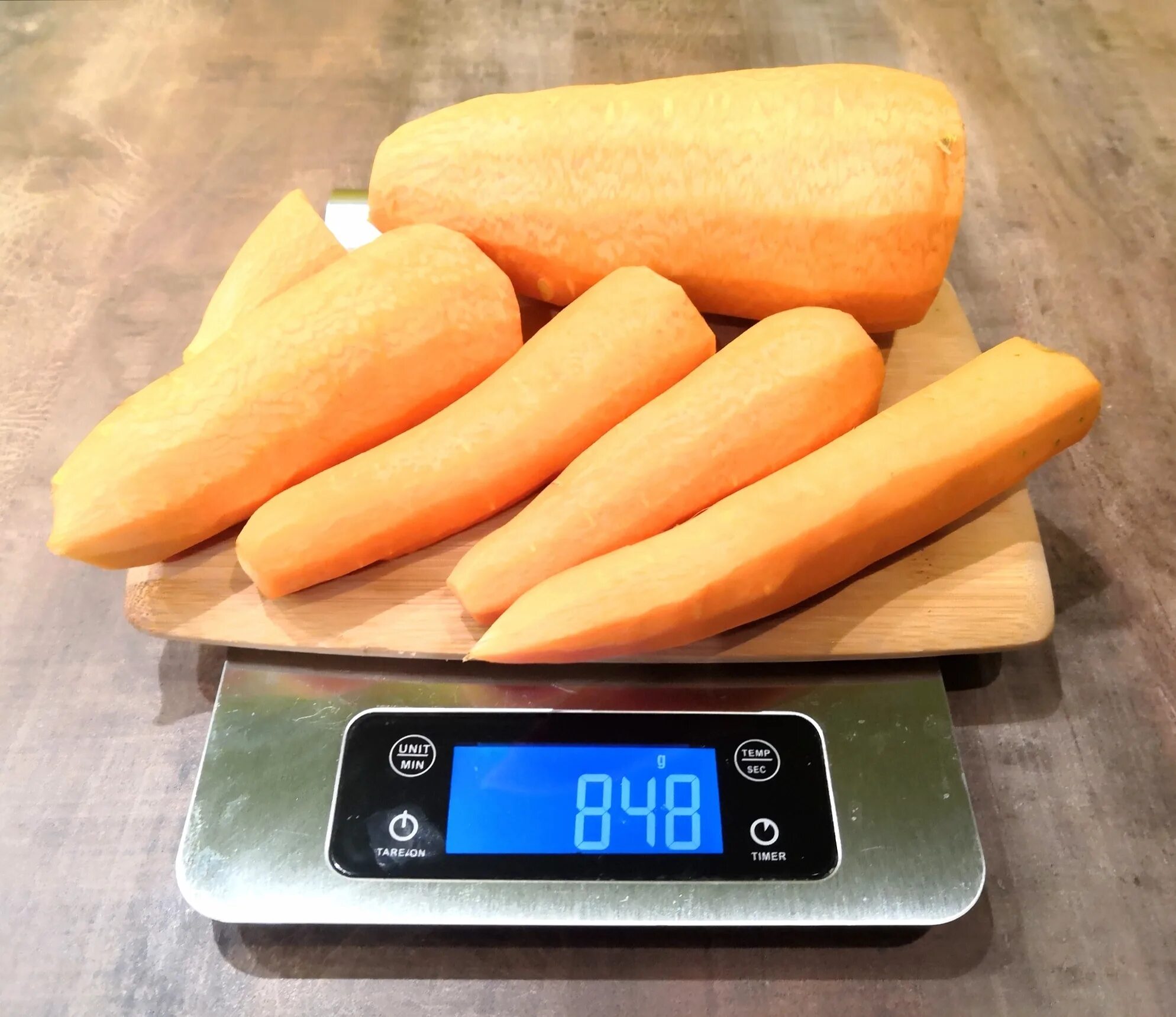 10 килограмм моркови. Килограмм моркови. Кило моркови. Морковь кг. Полкило моркови.